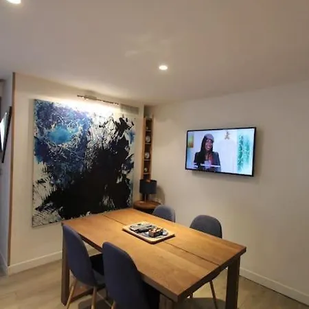Apartment Jolie Avec Veranda Proche De La Place Des Lices