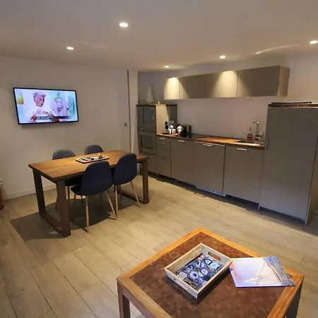 Apartment Jolie Avec Veranda Proche De La Place Des Lices Saint-Tropez